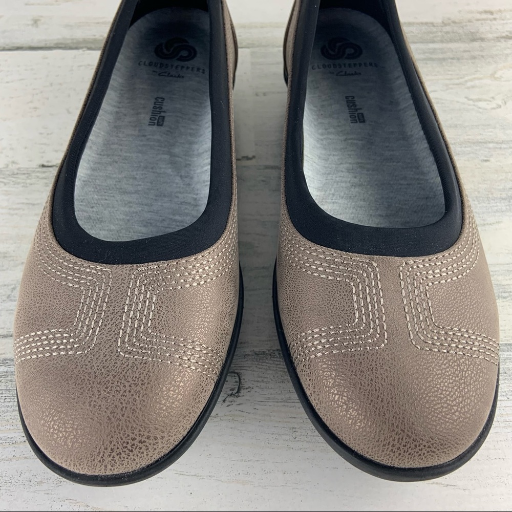 CLARKS Cloudsteppers Bronze Slip On Shoes Size 6 - Picture 3 of 8